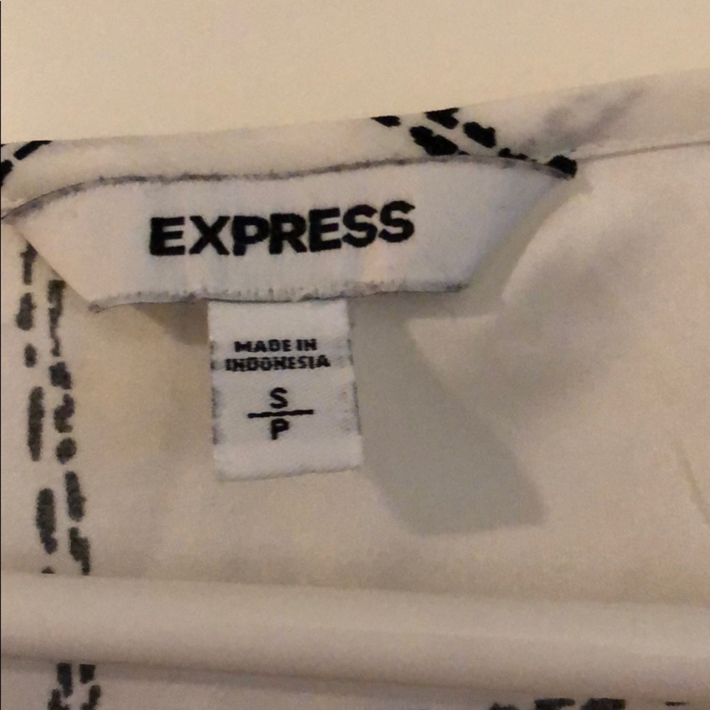 Express Blouse - Picture 2 of 3